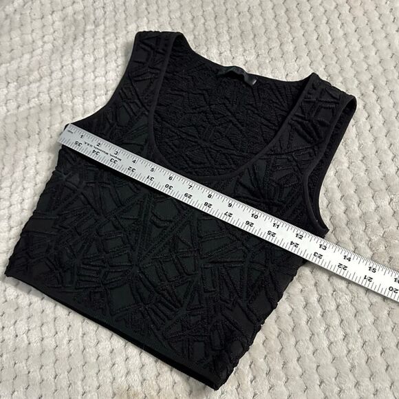 RVN Cropped Tank Top Women's XS Black Textured Scoop Neck‎ Wide Strap - Picture 2 of 5